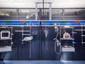 ICU吊桥的结构和材质对医疗设备的影响如何？